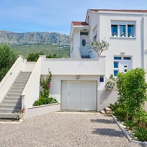 apartments-infinity.hotels-in-trogir.com/
